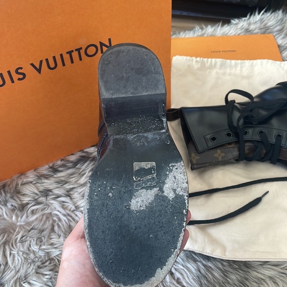 Louis Vuitton combat boots for women - Picture 3 of 5